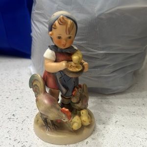 Feeding time Hummel. Excellent condition